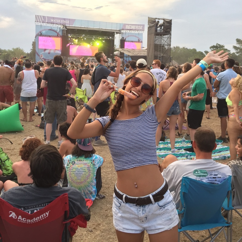 Crop top - Picture 2 of 5